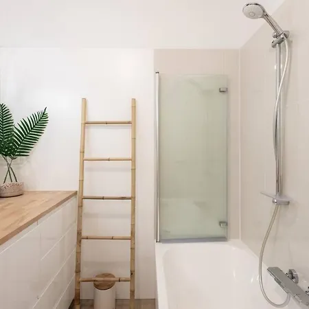 Apartamento L45 St Marguerite Sea View/ Balcon, Parking Wifi Nice